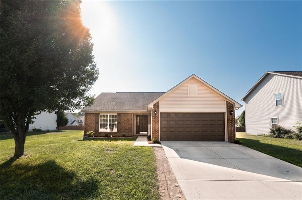 2555 Foxtail Dr, Plainfield, IN 46168 - photo 1