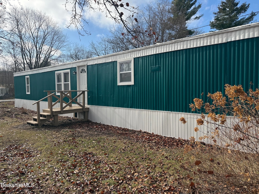 31 Gwenn Ln, West Stockbridge, MA 01266 - photo 1