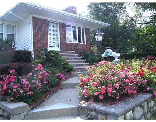 8 Flanders St, Johnston, RI 02919 - photo 1