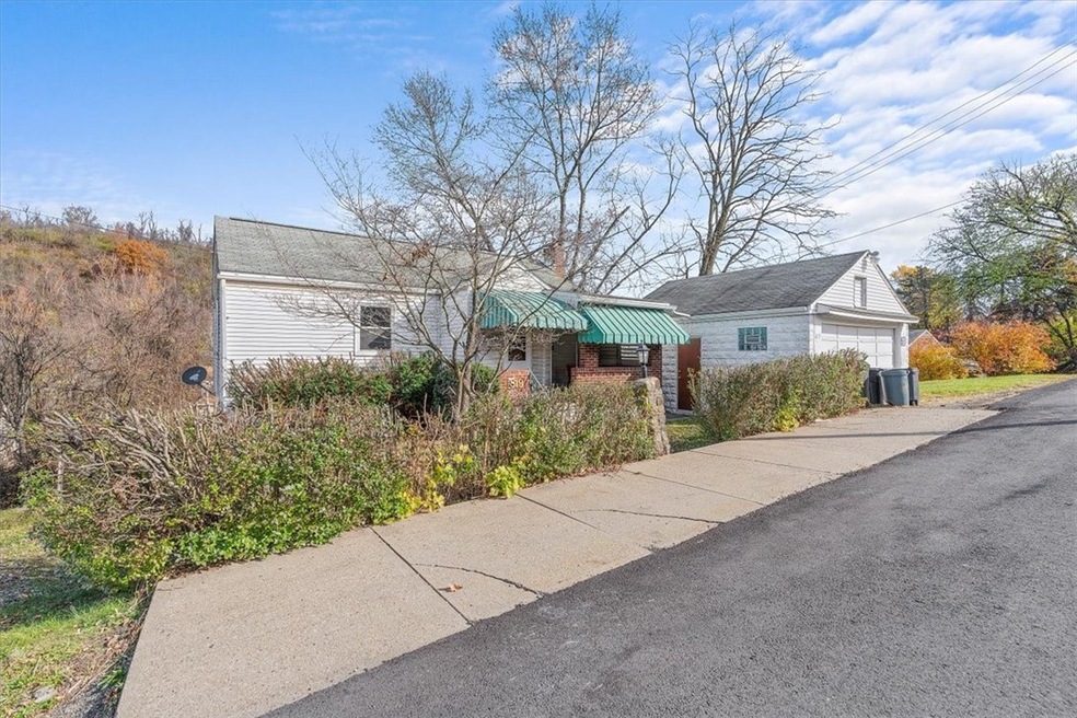 819 Leech St, McKeesport, PA 15132 - photo 1