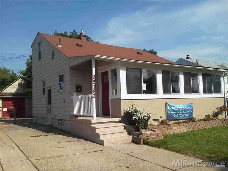 25192 Dale St, Roseville, MI 48066 - photo 1