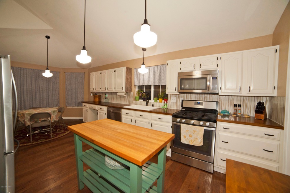 2532 Eleusis Kitchen_3