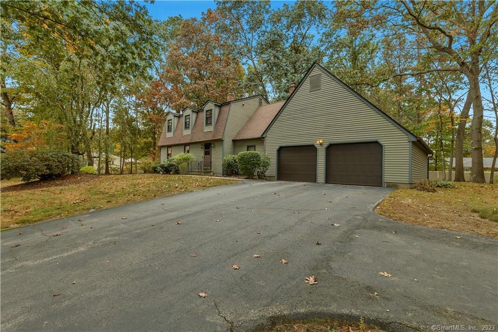 11 Tanglewood Dr, Norwich, CT 06360 - photo 1