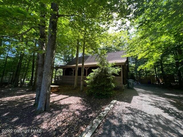 7515 Crestview Dr, Tobyhanna, PA 18466 - photo 1