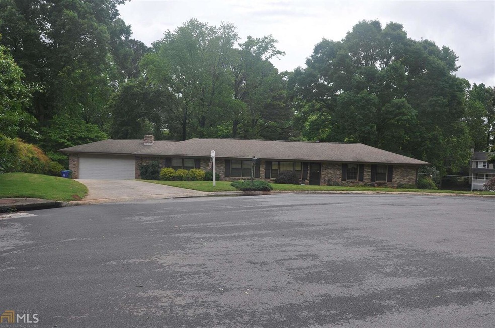Huge sprawling ranch on a lovely 1+ acre cul-de-sa