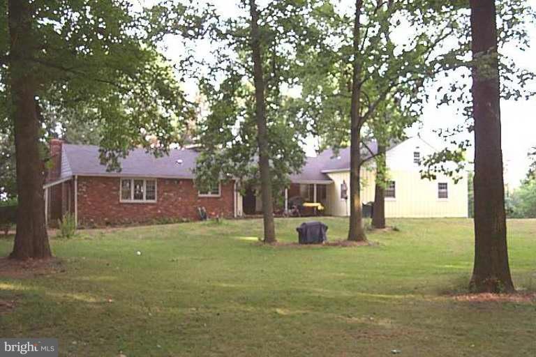 21386 Potomac View Rd, Sterling, VA 20164 - photo 1