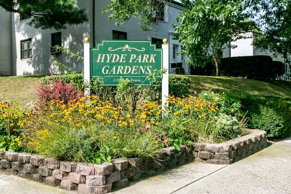 13711 68th Dr unit A, Flushing, NY 11367 - photo 1