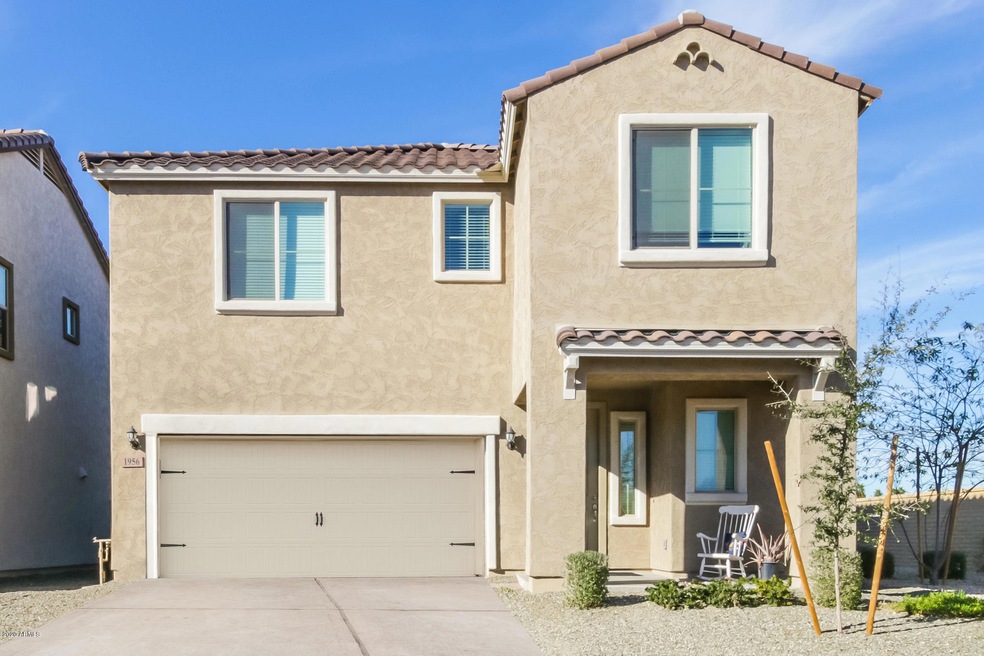 000-photo-hero-shot-7957026