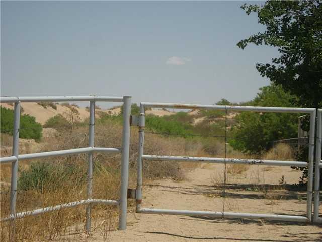 12261 Mankato Rd, Clint, TX 79836 - photo 1