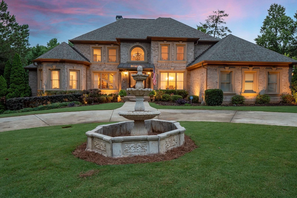 Welcome home to 906 Carriage Path in Smyrna