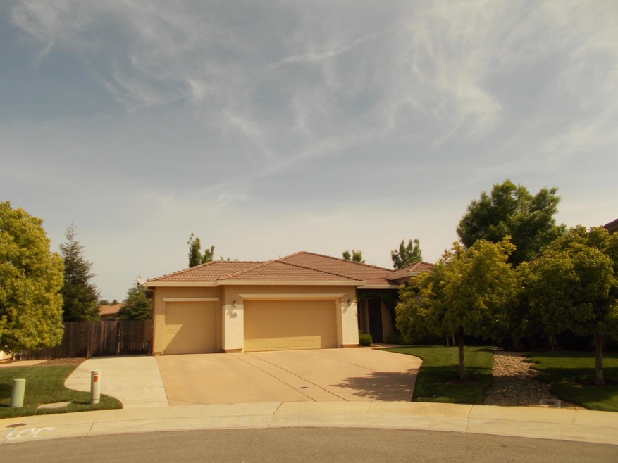 4301 Kestrel Ct, Redding, CA 96002 - photo 1