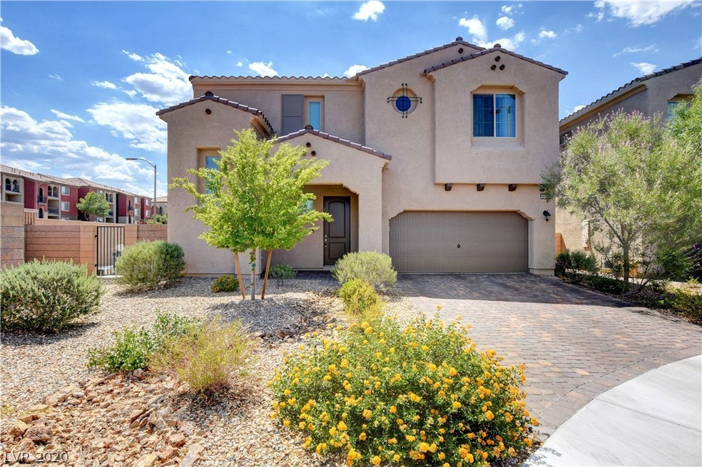 Rare gem in Skye Canyon!