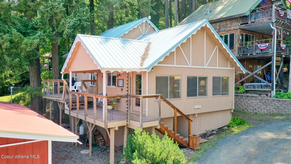 Cabin on the lake!