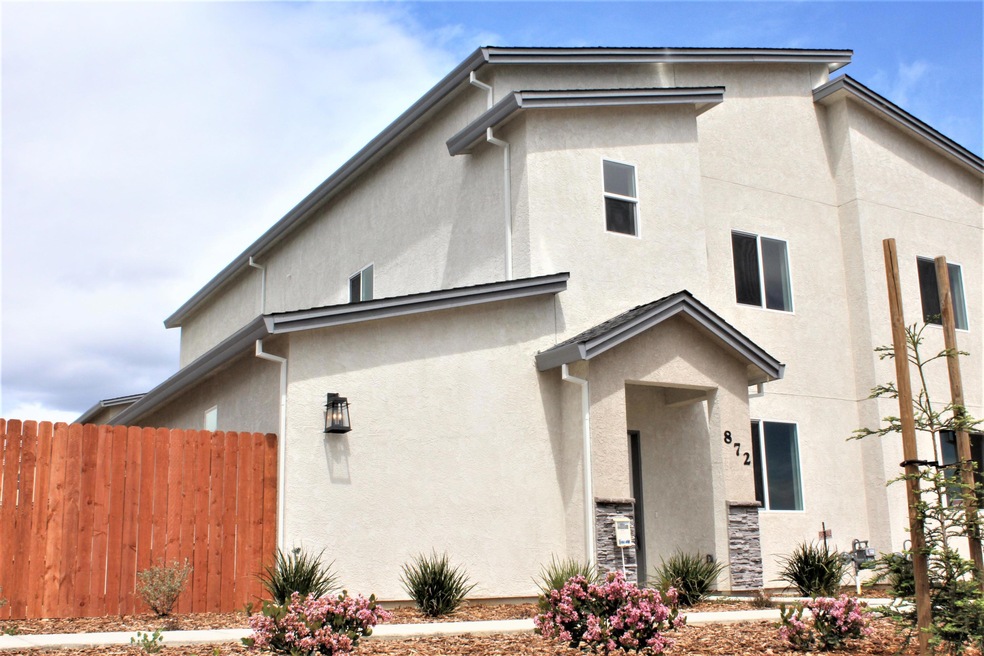 872 Mission De Oro Front