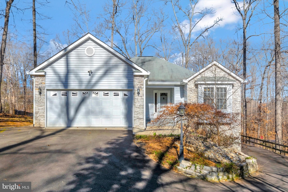 200 Edgemont Ln, Locust Grove, VA 22508 - photo 1