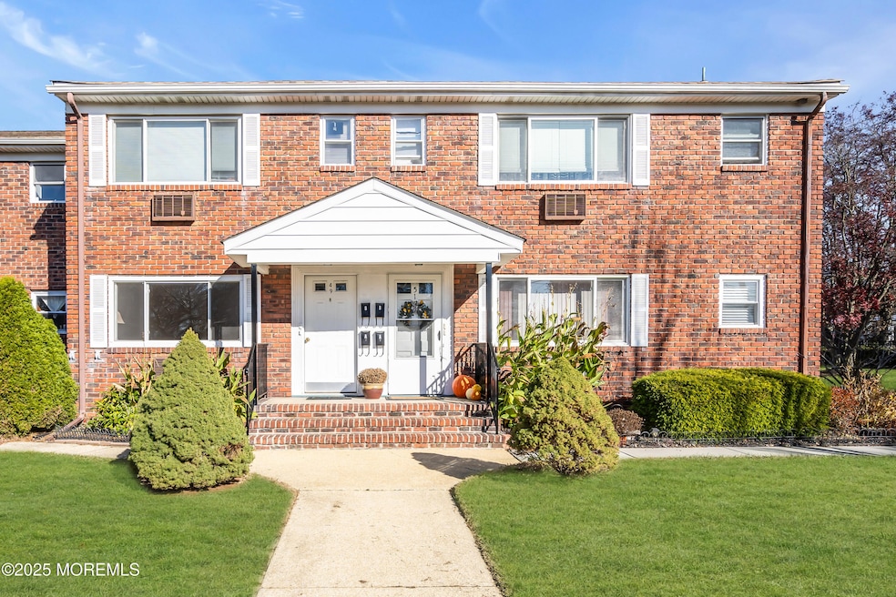 49 Laurel Place unit A, Eatontown, NJ 07724 - photo 1