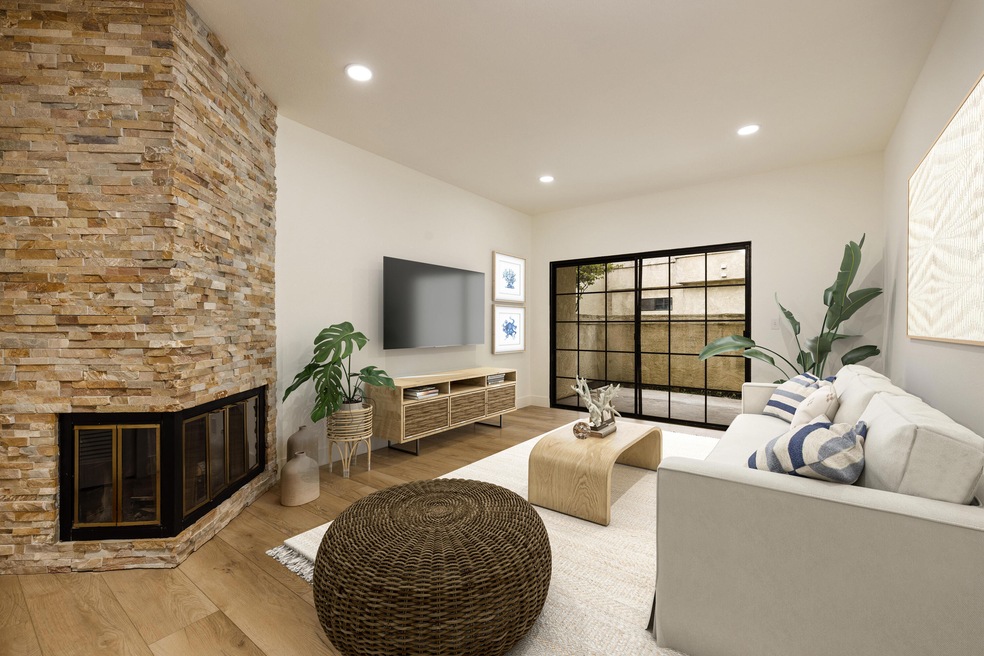 Living Room (virtually staged)