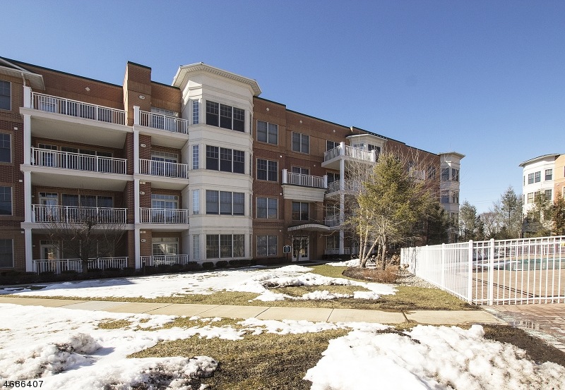 3202 Pointe Gate Dr, Livingston, NJ 07039 - photo 1