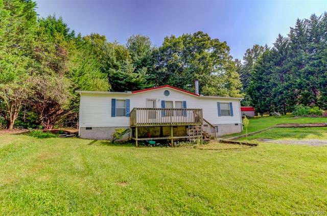 Welcome to 89 N Holly Lane! This doublewide is nes