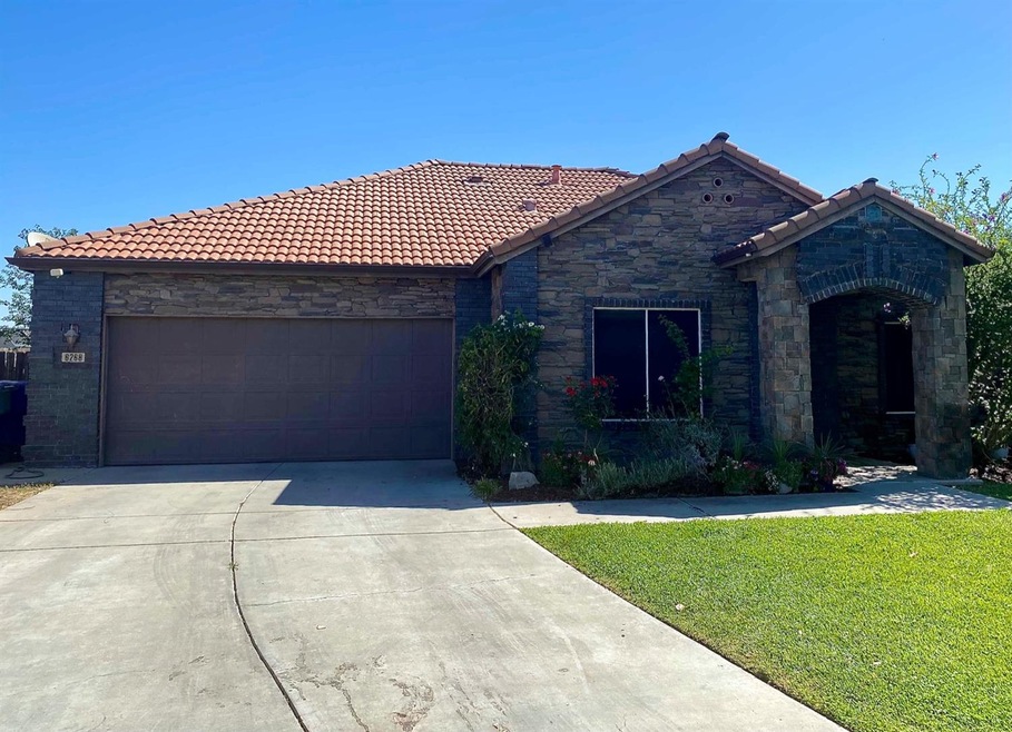 6268 E Dayton Ave, Fresno, CA 93727 - photo 1