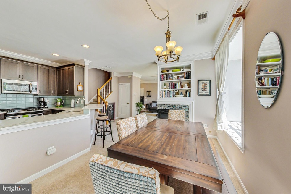 1725 Kingsgate Ct unit 301, Alexandria, VA 22302 - photo 1