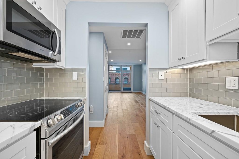 The Mariner Condominiums unit 509, Boston, MA 02109 - photo 1
