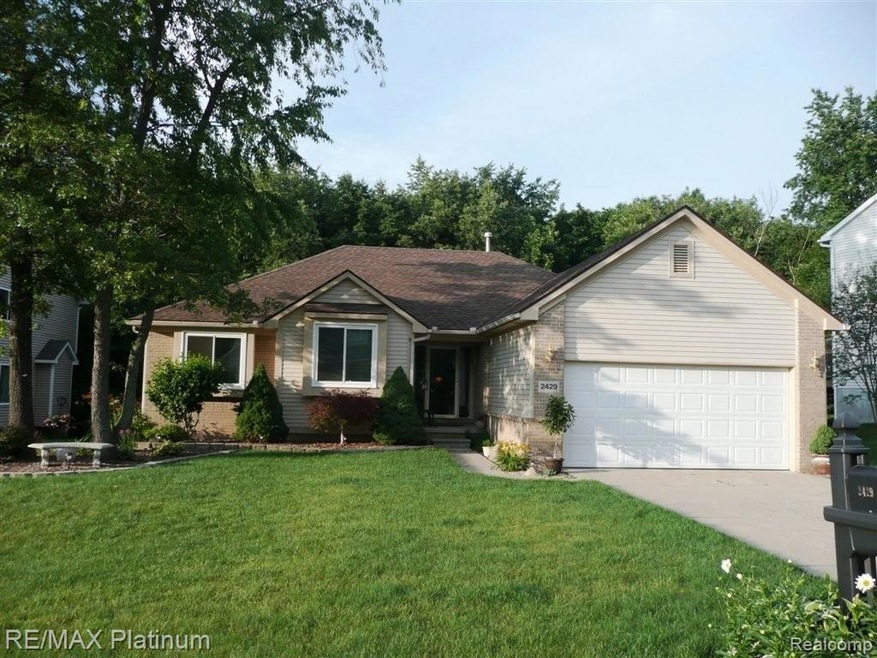 2429 Laurel Oak