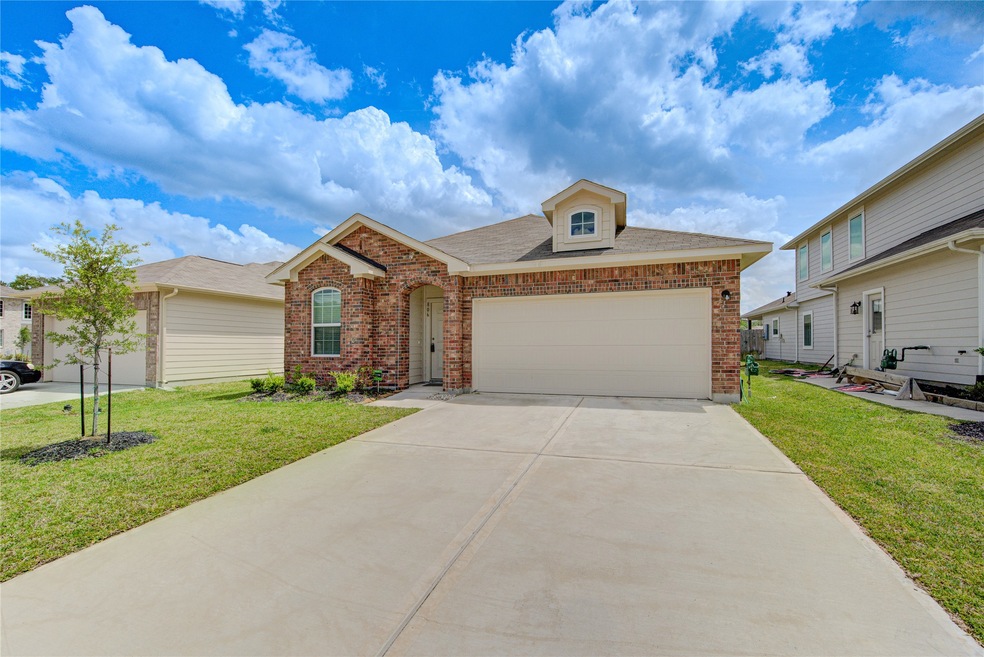 806 Junction Point Ln, Tomball, TX 77375 - photo 1