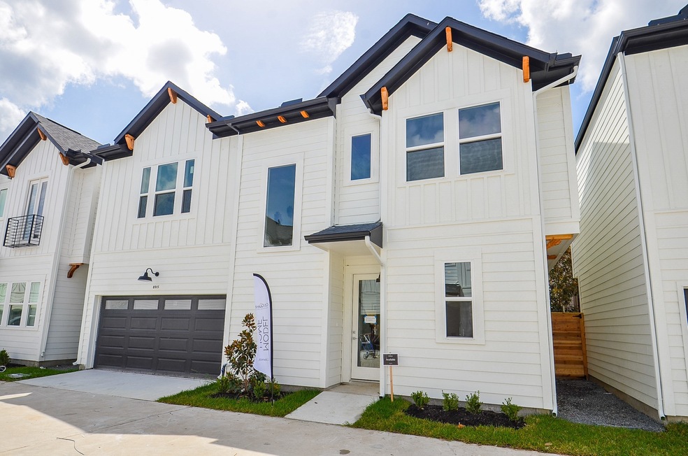 8931 Knoll Villas St, Houston, TX 77080 - photo 1