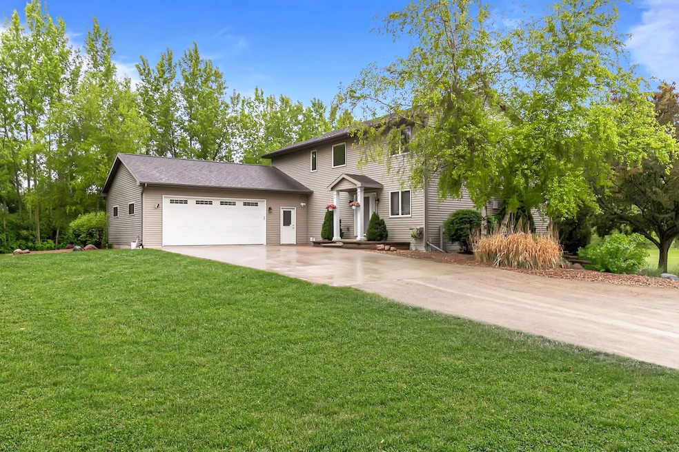 Pending $875,000 • Co-Listing Agent