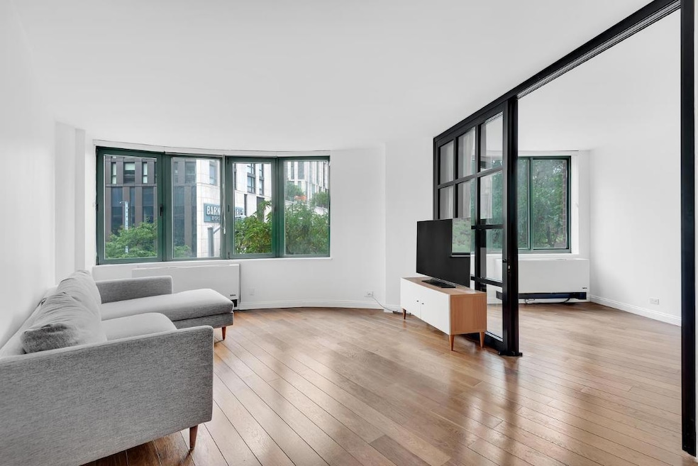 Sold $1,325,000 • Co-Listing Agent