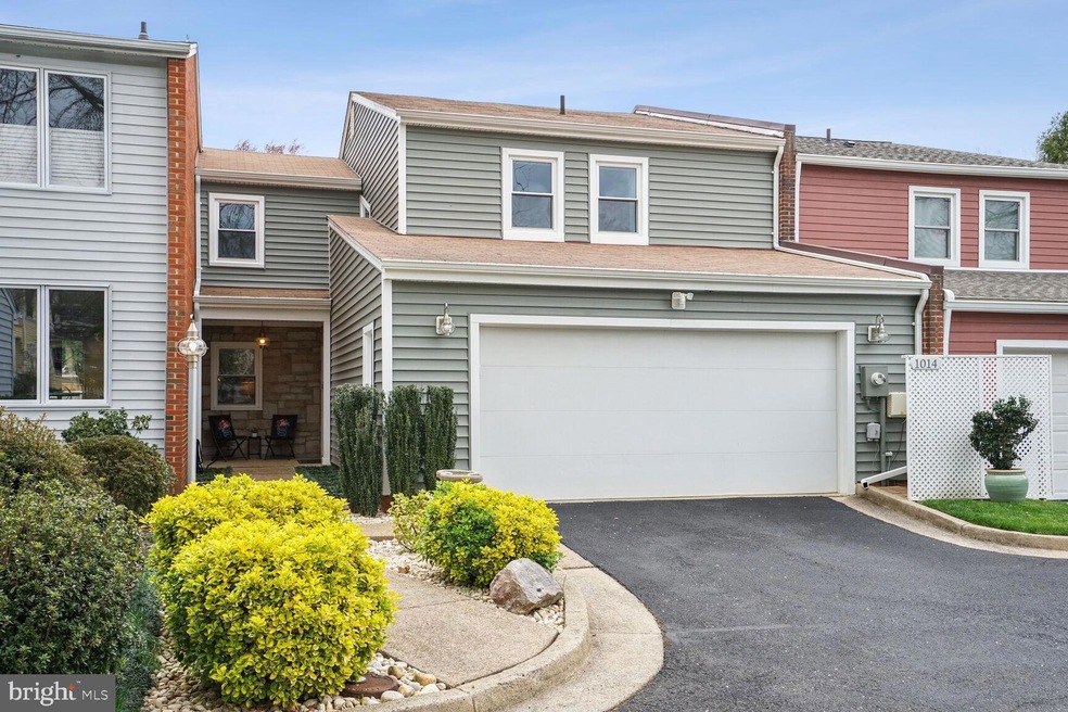 1014 Steeples Ct, Falls Church, VA 22046 - photo 1