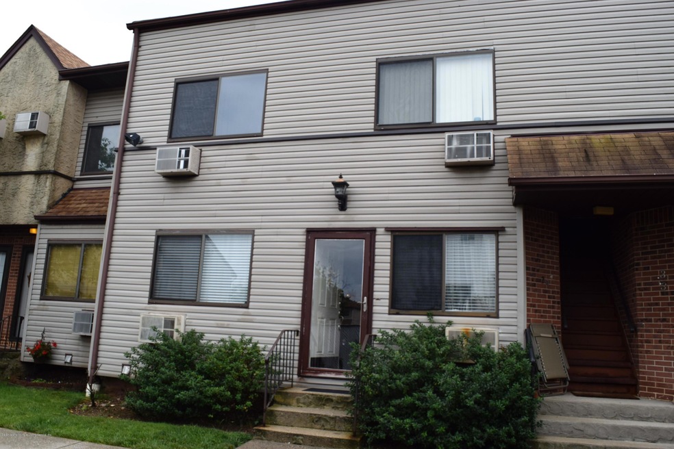 360 Barlow Ave unit 27, Staten Island, NY 10308 - photo 1