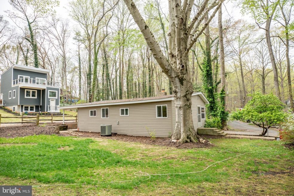 8221 Lake Shore Dr, Manassas, VA 20112 - photo 1