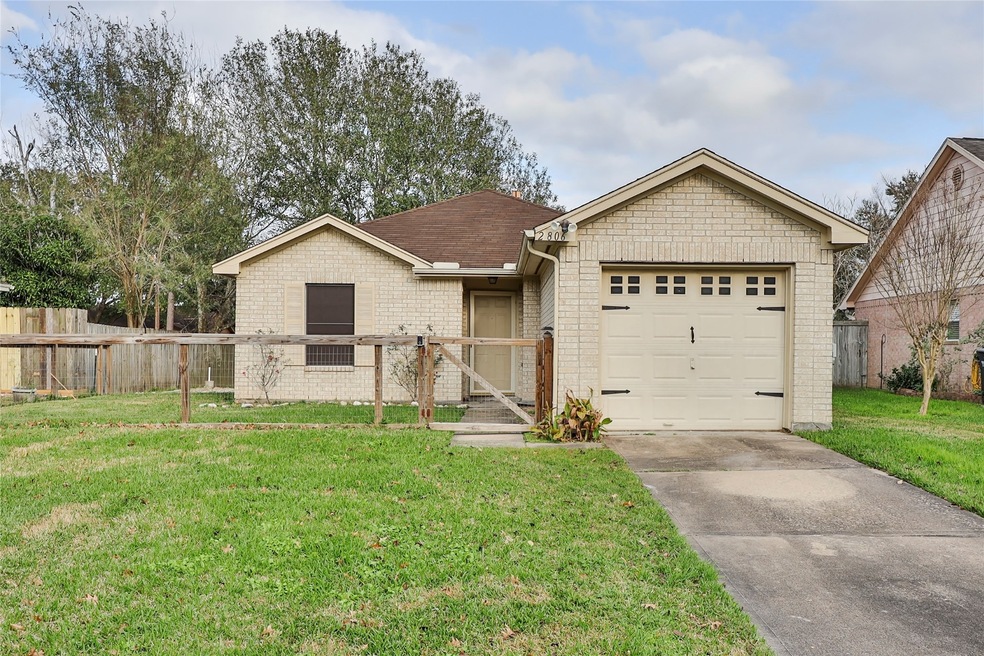 2806 Dove Tree Dr, Alvin, TX 77511 - photo 1