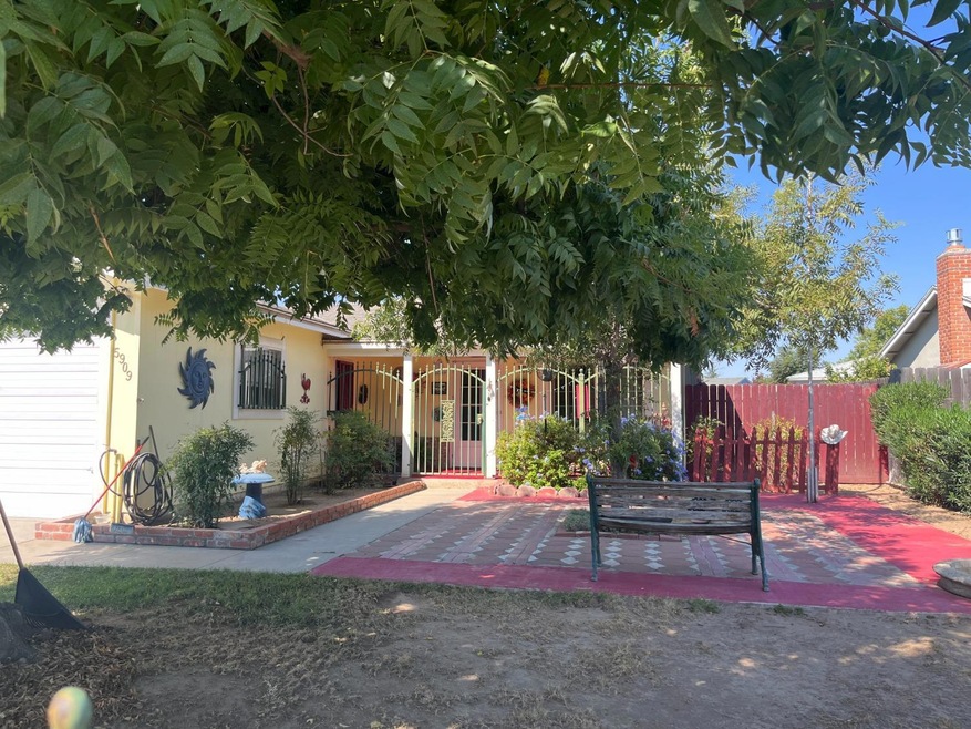unlisted-address, Fresno, CA 93727 - photo 1