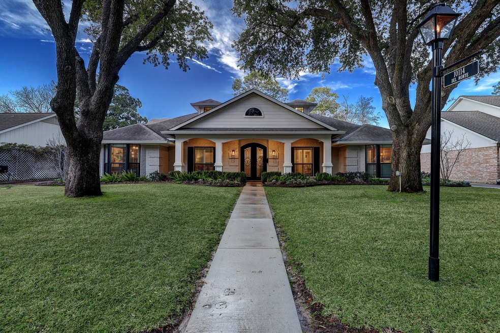 10114 Del Monte Dr, Houston, TX 77042 - photo 1