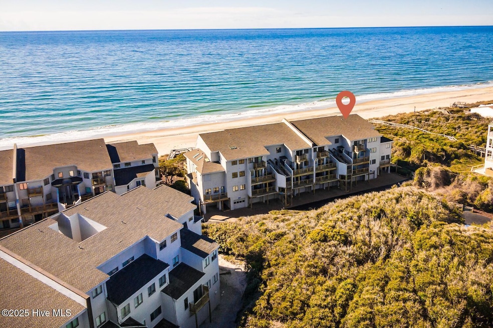 Updated Condo in Pine Knoll Shores