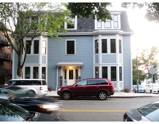 82 Highland Ave unit 3, Somerville, MA 02143 - photo 1