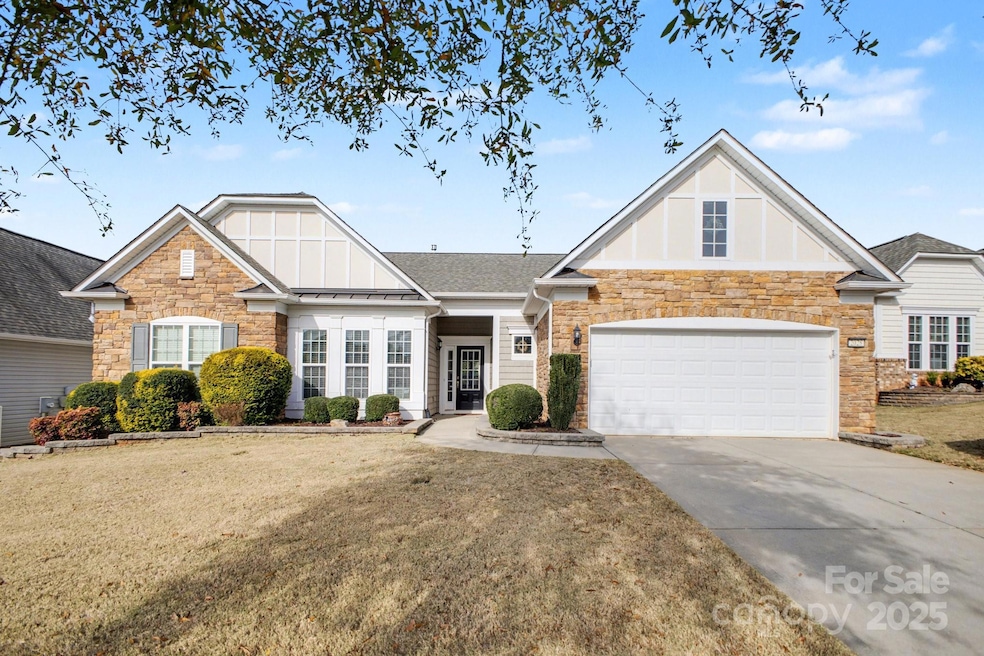 2028 Bronze Leaf Dr, Fort Mill, SC 29707 - photo 1