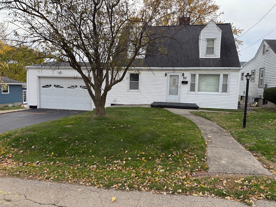 909 N Hennepin Ave, Dixon, IL 61021 - photo 1