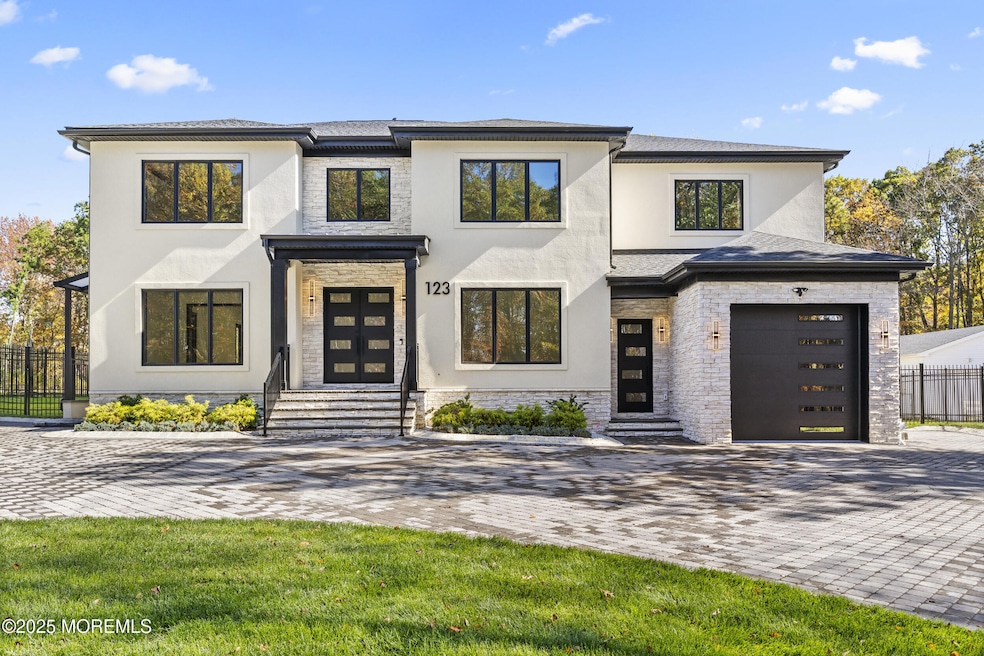 For Sale $1,700,000 • Co-Listing Agent