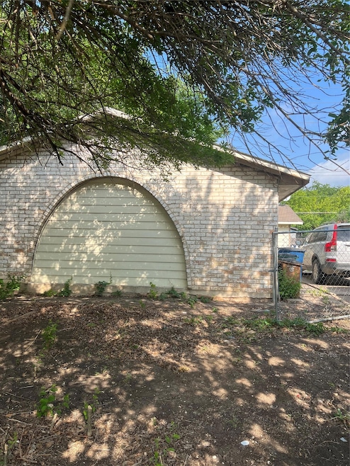 5402 Ponciana Dr unit A, Austin, TX 78744 - photo 1