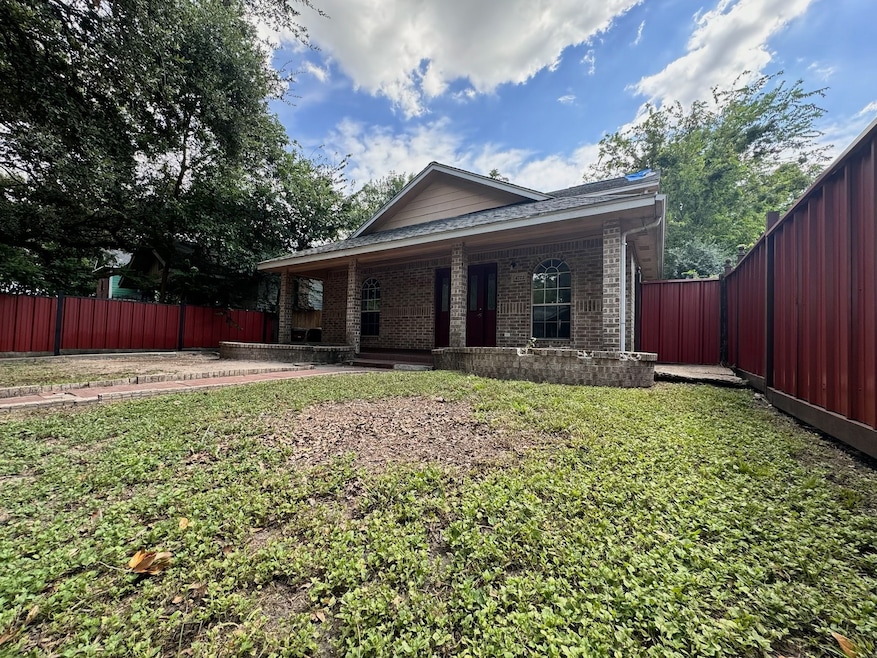 4722 Woodside St, Houston, TX 77023 - photo 1