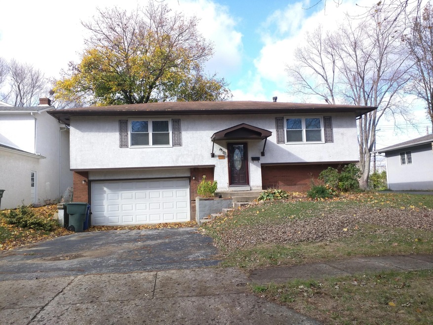 5387 Vinewood Ct, Columbus, OH 43229 - photo 1