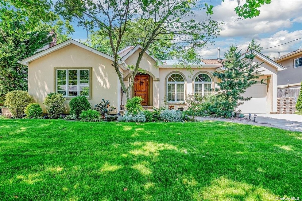 Sold $1,220,000 • Co-Listing Agent