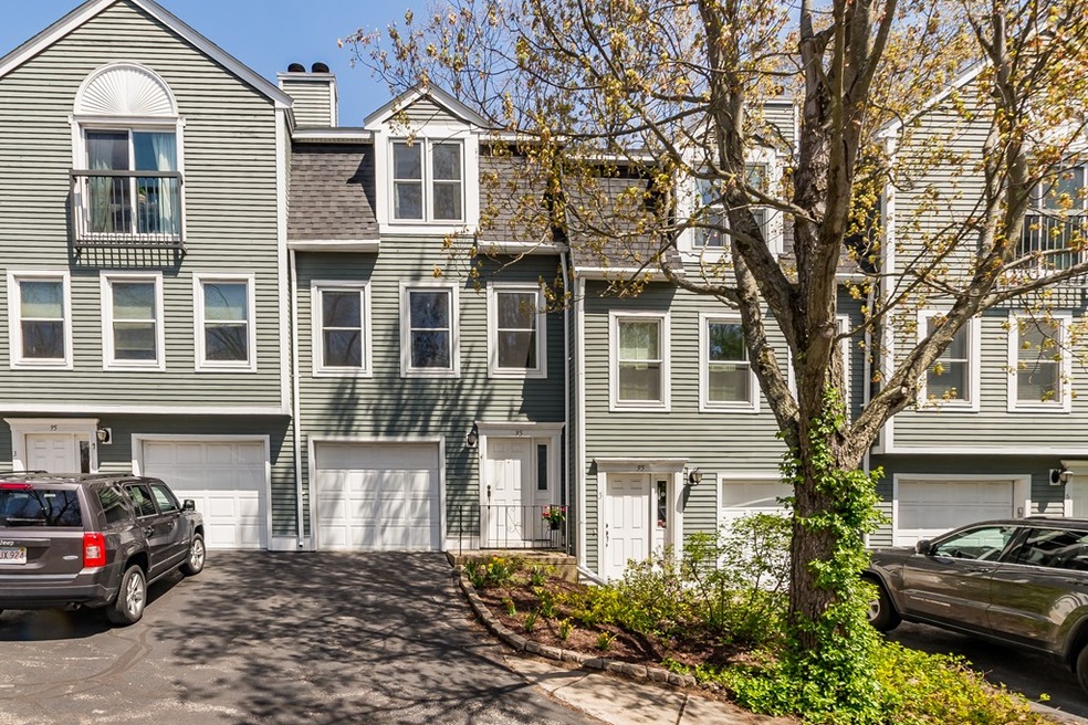 95 Anderer Ln unit 4, West Roxbury, MA 02132 - photo 1