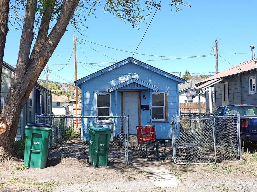 251 Martin St, Klamath Falls, OR 97601 - photo 1