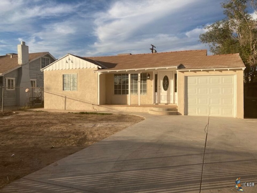 710 El Centro Ave, El Centro, CA 92243 - photo 1