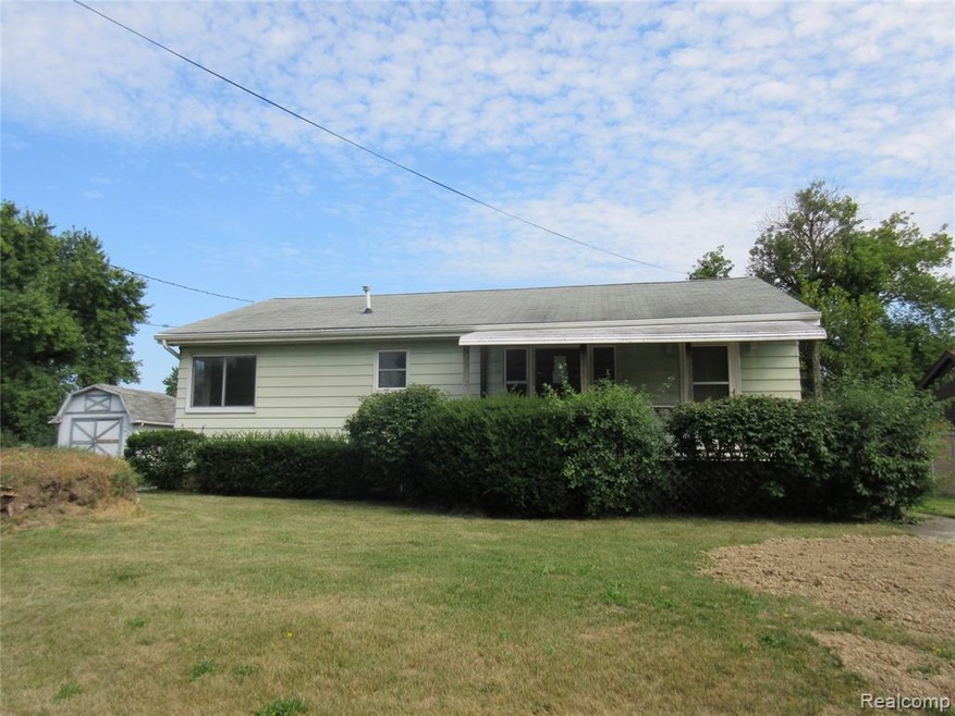 1154 W Kurtz Ave, Flint, MI 48505 - photo 1